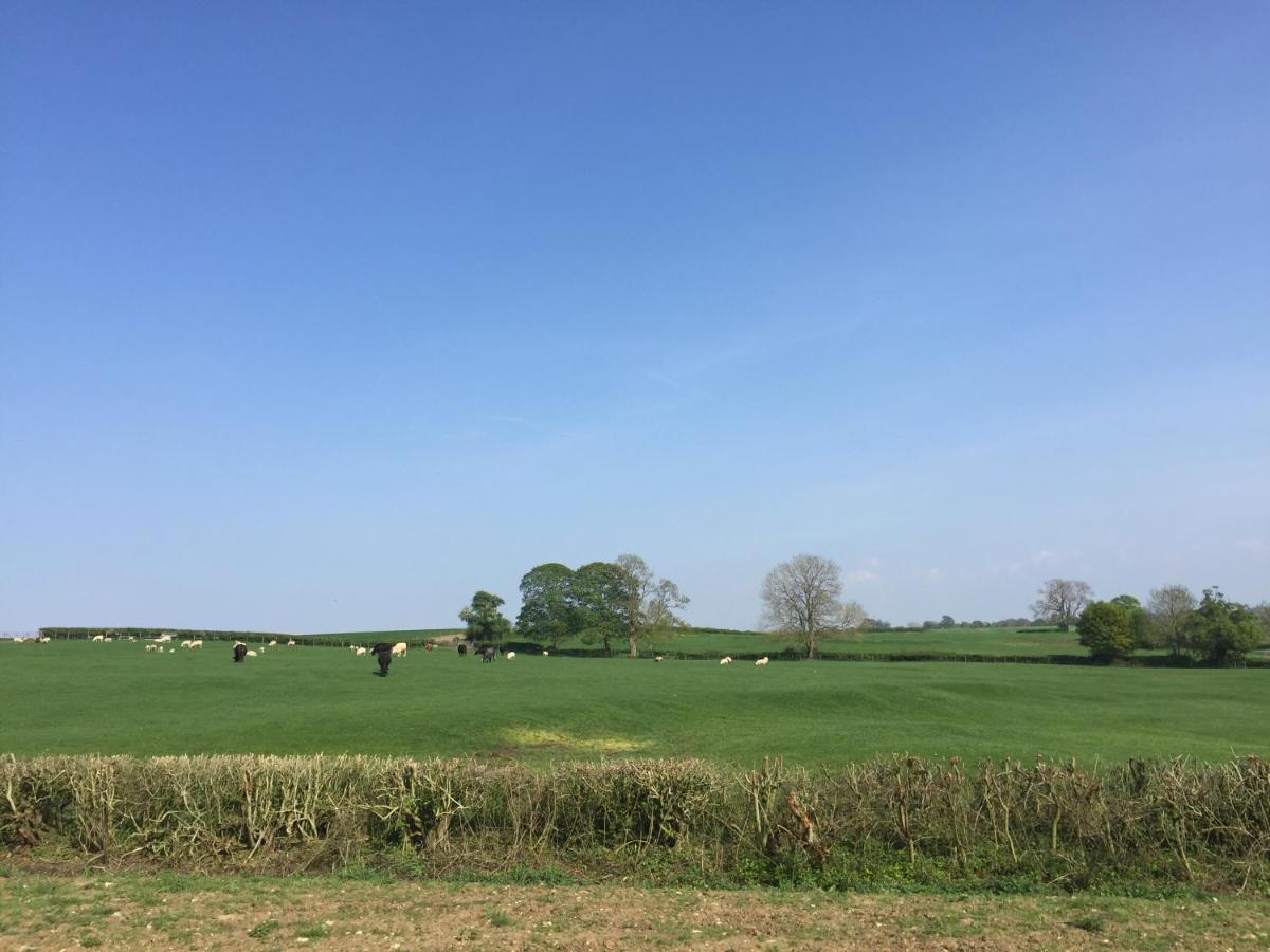 Вилла Weatherhead Farm Shepherds Hut Бакингем Экстерьер фото