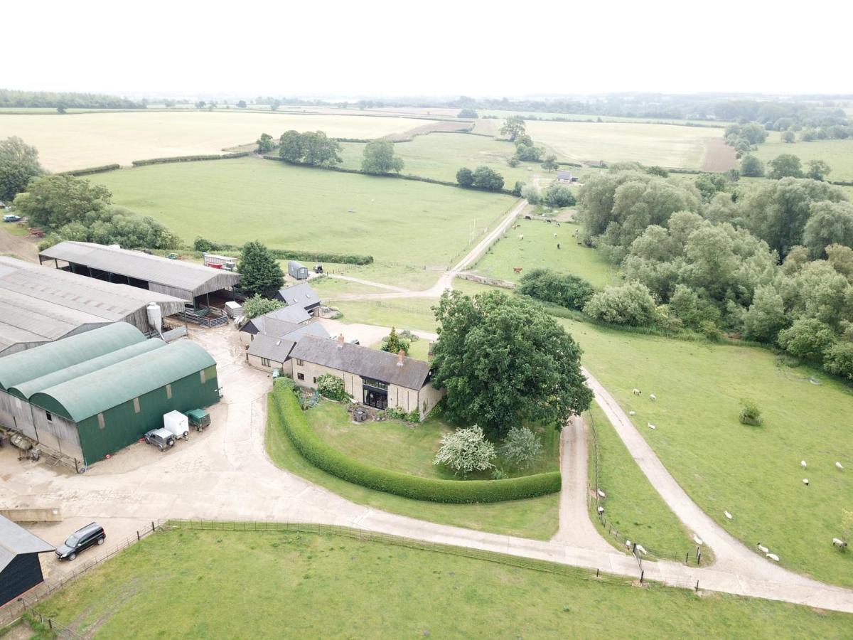 Вилла Weatherhead Farm Shepherds Hut Бакингем Экстерьер фото