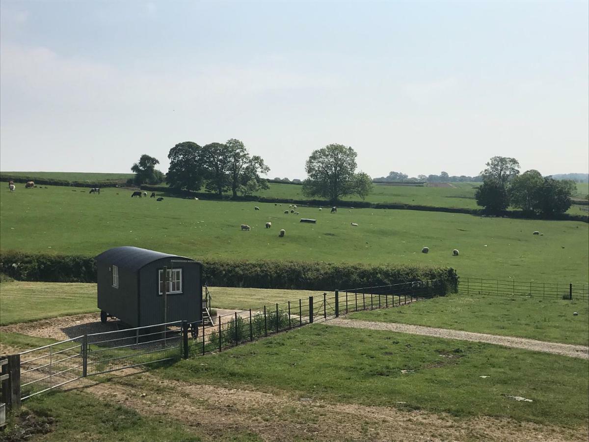 Вилла Weatherhead Farm Shepherds Hut Бакингем Экстерьер фото